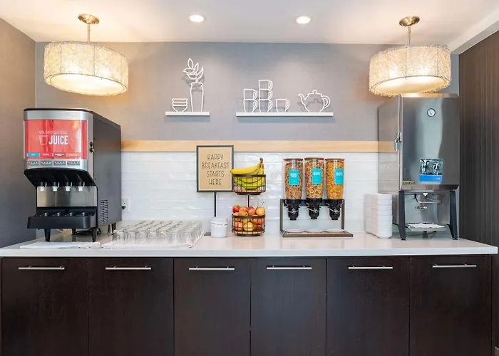 Hampton Inn & Suites, By Hilton - Vancouver Downtown